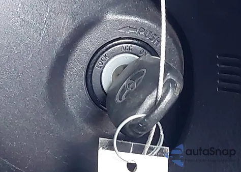 2018 Toyota Corolla Le z USA, uszkodzony, nr VIN 5YFBURHE9JP842053